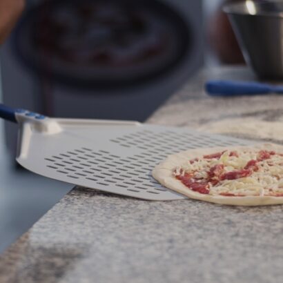 Azzura pizza peel made of aluminum perforated - Image 2