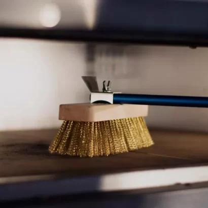 Oven brush with aluminum handle and copper fibers with scraper AC-SP - Image 3