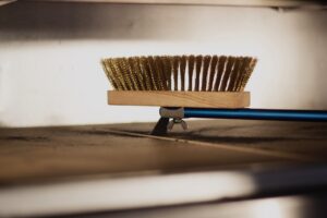 Oven brush with aluminum handle and copper fibers with scraper AC-SP - Image 4