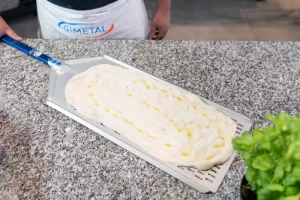 Azzura pizza peel made of aluminum perforated - Image 2