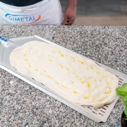 Azzura pizza peel made of aluminum perforated - Image 2