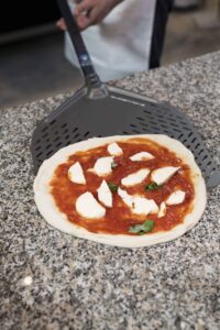 Evoluzione pizza peel made of aluminum perforated - Image 2
