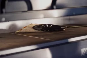 Gold pizza peel made of aluminum perforated - Image 2